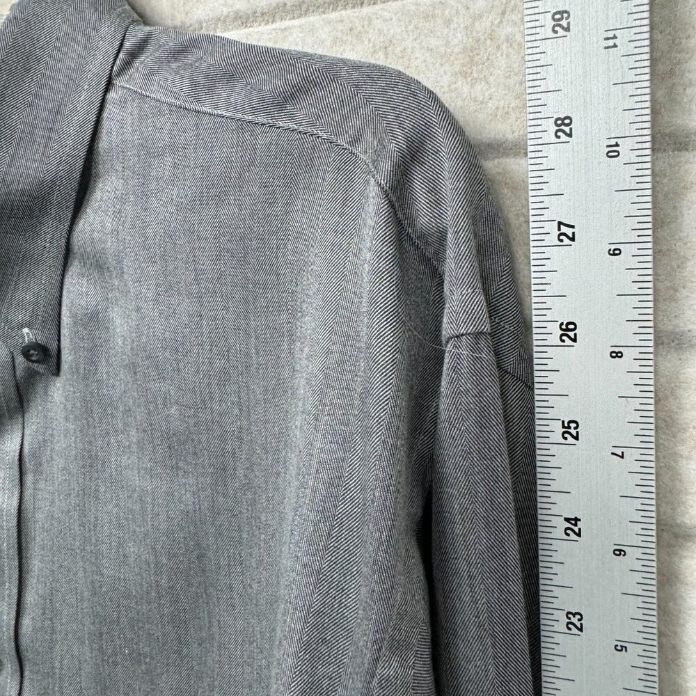 Jos A Bank Traveler Tailored Fit Gray Chambray Oxford Dress Shirt Men’s L - Picture 7 of 9
